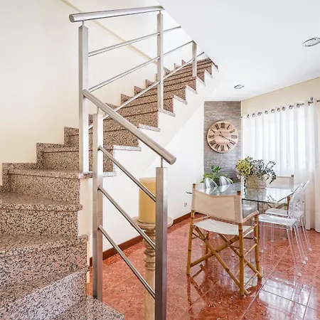 Guestready - Afurada River View דירה